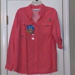 New with tags Women’s pfg button up shirt.